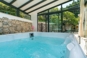 House Mario in Podgora, jacuzzi